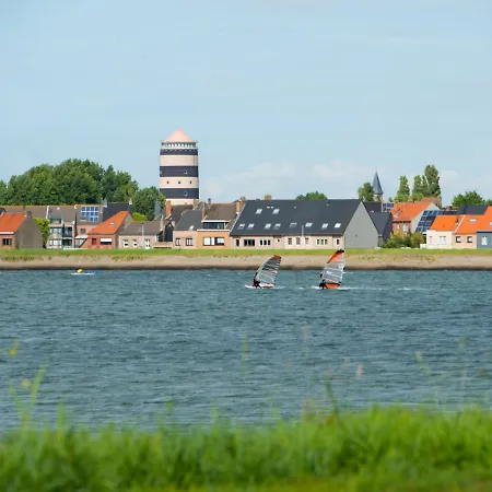 Vissershuisje 9-18 With Parking By Interhome Mispelburg