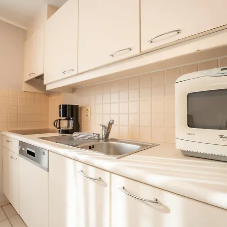 Vissershuisje 9-18 With Parking By Interhome Дом отдыха