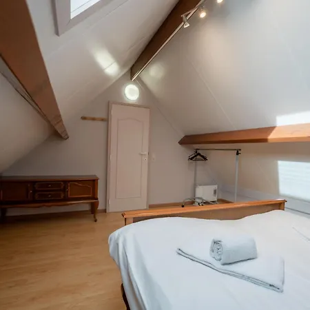 Vakantiehuis Vissershuisje 9-18 With Parking By Interhome *