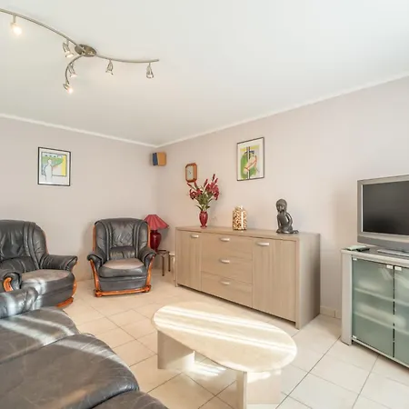 Vissershuisje 9-18 With Parking By Interhome