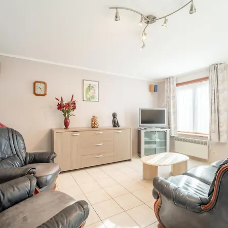 Vissershuisje 9-18 With Parking By Interhome *