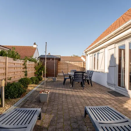 Vissershuisje 9-18 With Parking By Interhome