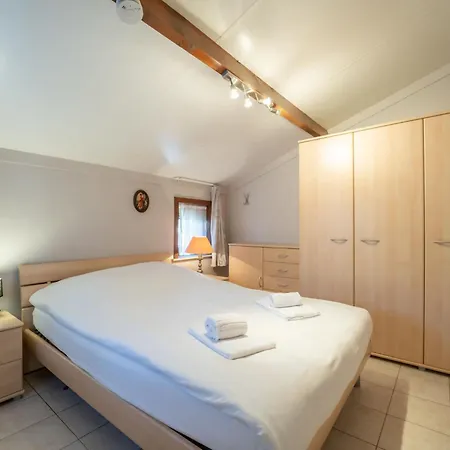 Vissershuisje 9-18 With Parking By Interhome Дом отдыха