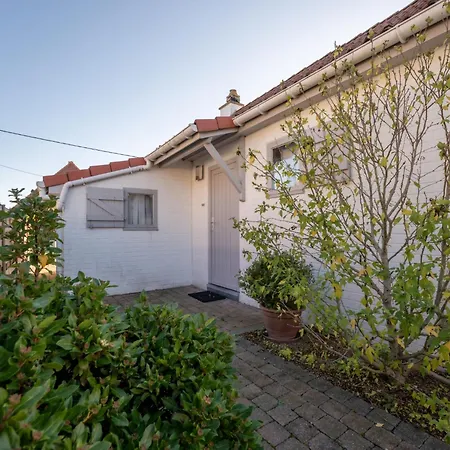 Vakantiehuis Vissershuisje 9-18 With Parking By Interhome Mispelburg