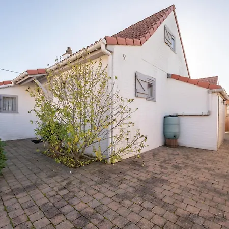 Vissershuisje 9-18 With Parking By Interhome